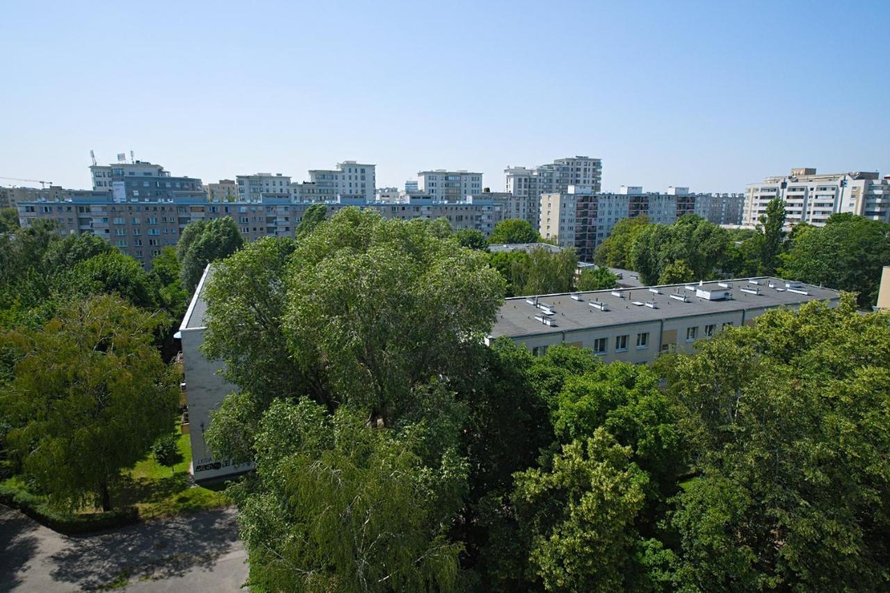 White Studio Next To Polin Polish Jews Musem Warschau Exterior foto